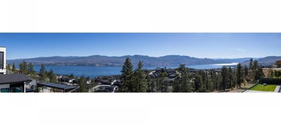 5 bedrooms House in British Columbia, Canada No. 1227 3