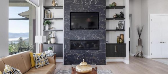 5 bedrooms House in British Columbia, Canada No. 1227 11