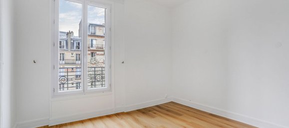 1 bedroom Apartment in Paris, France No. 325245 3