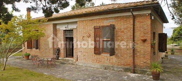 3 bedrooms Villa in Montalcino, Italy No. 166694 2