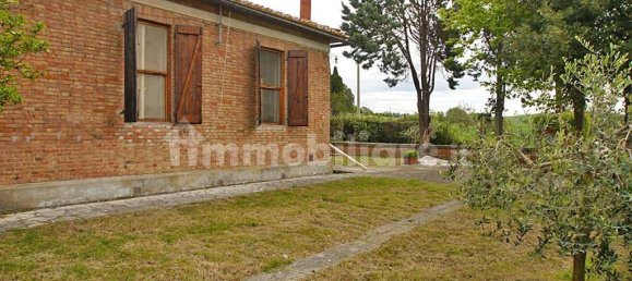 3 bedrooms Villa in Montalcino, Italy No. 166694 3