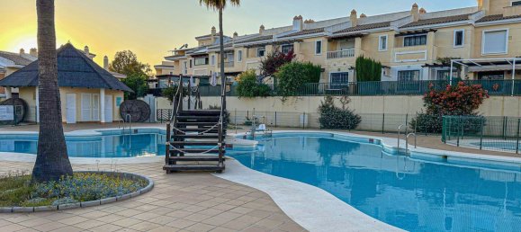 Дом с 4 спальнями в Эль Кануэло, Испания № 155019 11