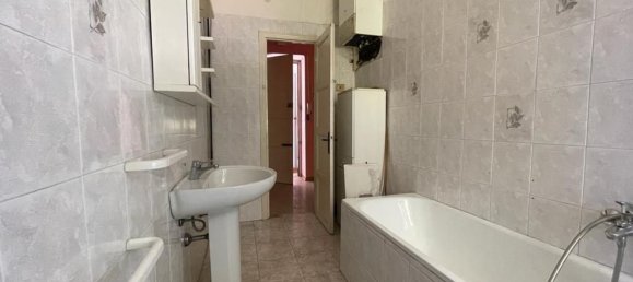 3 rooms Apartment in Castelnuovo di Garfagnana, Italy No. 69931 8