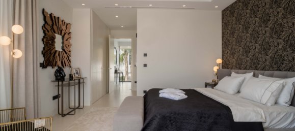 4 bedrooms Villa in Marbella, Spain No. 4394 10