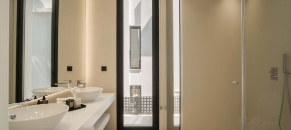 4 bedrooms Villa in Marbella, Spain No. 4394 12