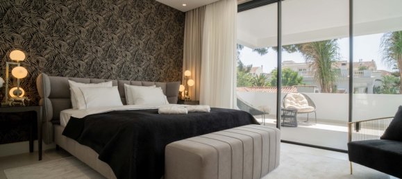 4 bedrooms Villa in Marbella, Spain No. 4394 3