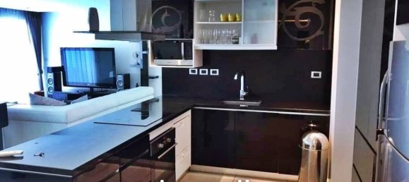 2 bedrooms Condo in Pattaya, Thailand No. 13595 6