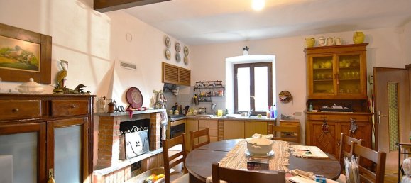 4 bedrooms Villa in Genoa, Italy No. 81535 4