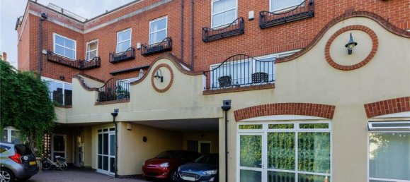 3 Schlafzimmer Haus in London, United Kingdom, Nr. 3757 2