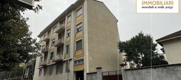 2 rooms Apartment in Legnano, Italy No. 189234 3