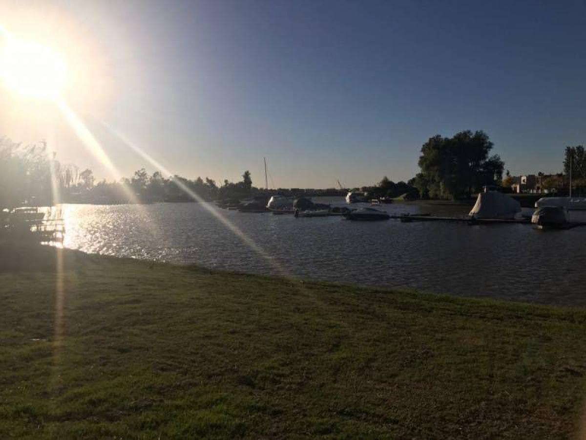  قطعة أرض في Tigre, Argentina رقم 121006