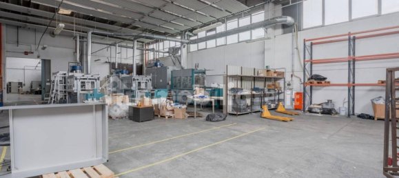 Склад 1600м² в Вольпьяно, Италия № 319588 9