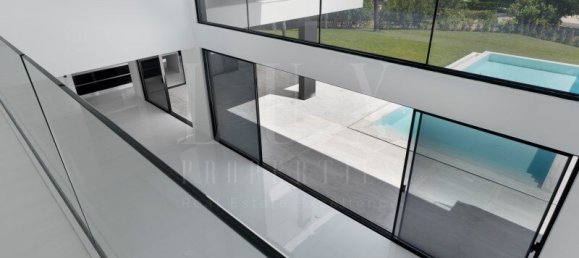 6 bedrooms Villa in Almada, Portugal No. 142354 11