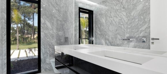 6 bedrooms Villa in Almada, Portugal No. 142354 16