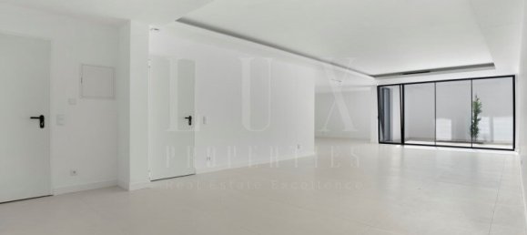 6 bedrooms Villa in Almada, Portugal No. 142354 40