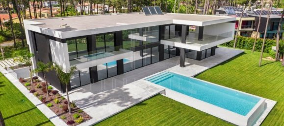 6 bedrooms Villa in Almada, Portugal No. 142354 3