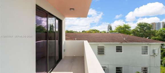3 bedrooms Duplex for rent in Miami, Miami-Dade, Florida, USA № 615056 4