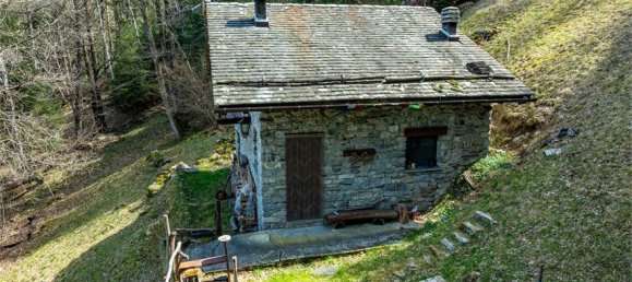 2 bedrooms House in Prata Camportaccio, Italy No. 377702 4