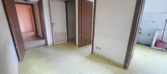 6 rooms Apartment in Palermo, Italy No. 15572 9