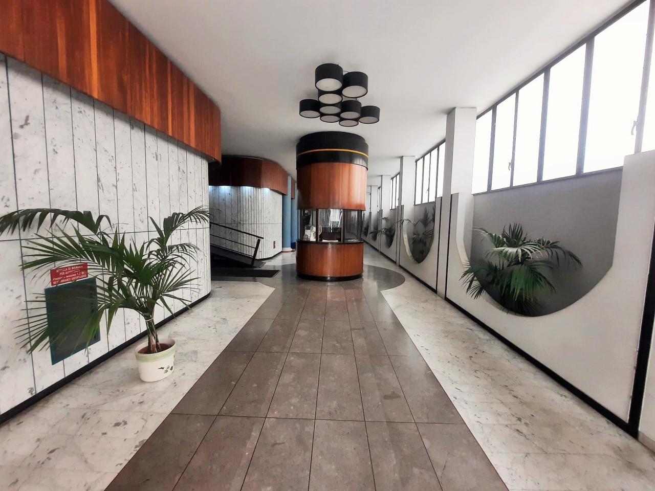 6 rooms Apartment in Palermo, Italy No. 15572