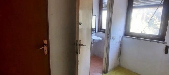 6 rooms Apartment in Palermo, Italy No. 15572 12