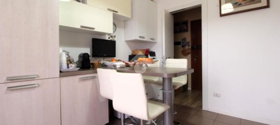 2-salle Appartement à Sedriano, Italy No. 59397 9