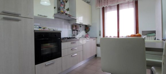 2-salle Appartement à Sedriano, Italy No. 59397 7