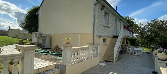 3 bedrooms Castles in Candes-Saint-Martin, France No. 155261 2