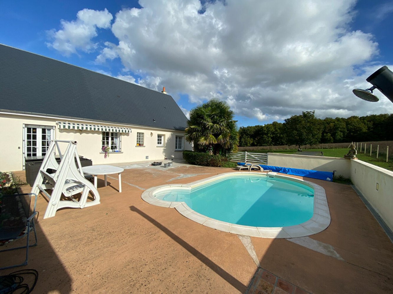 3 bedrooms Castles in Candes-Saint-Martin, France No. 155261