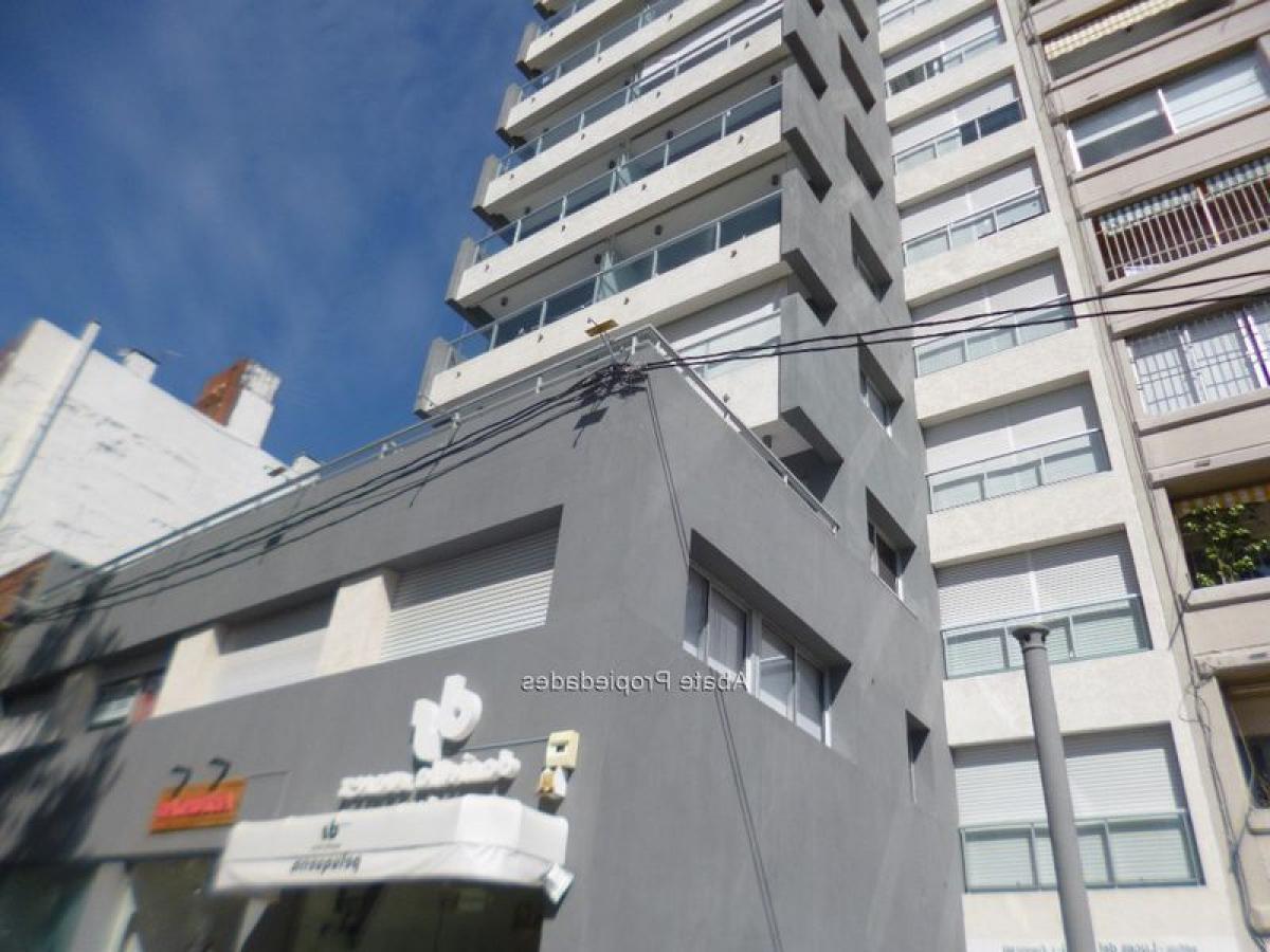 2 bedrooms Apartment in Montevideo, Uruguay No. 129