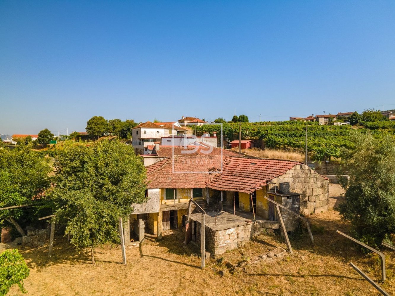 270m² Land in Marco de Canaveses, Portugal No. 253137