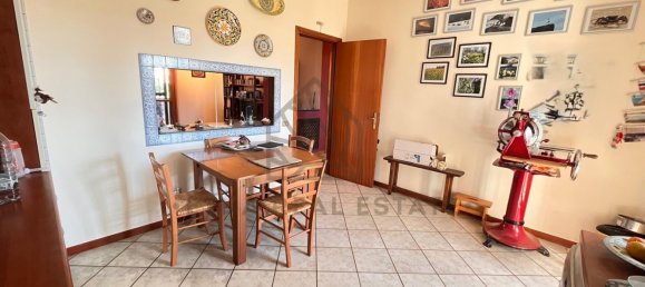 4-Zimmer Wohnung in Valverde, Italy, Nr. 177080 8