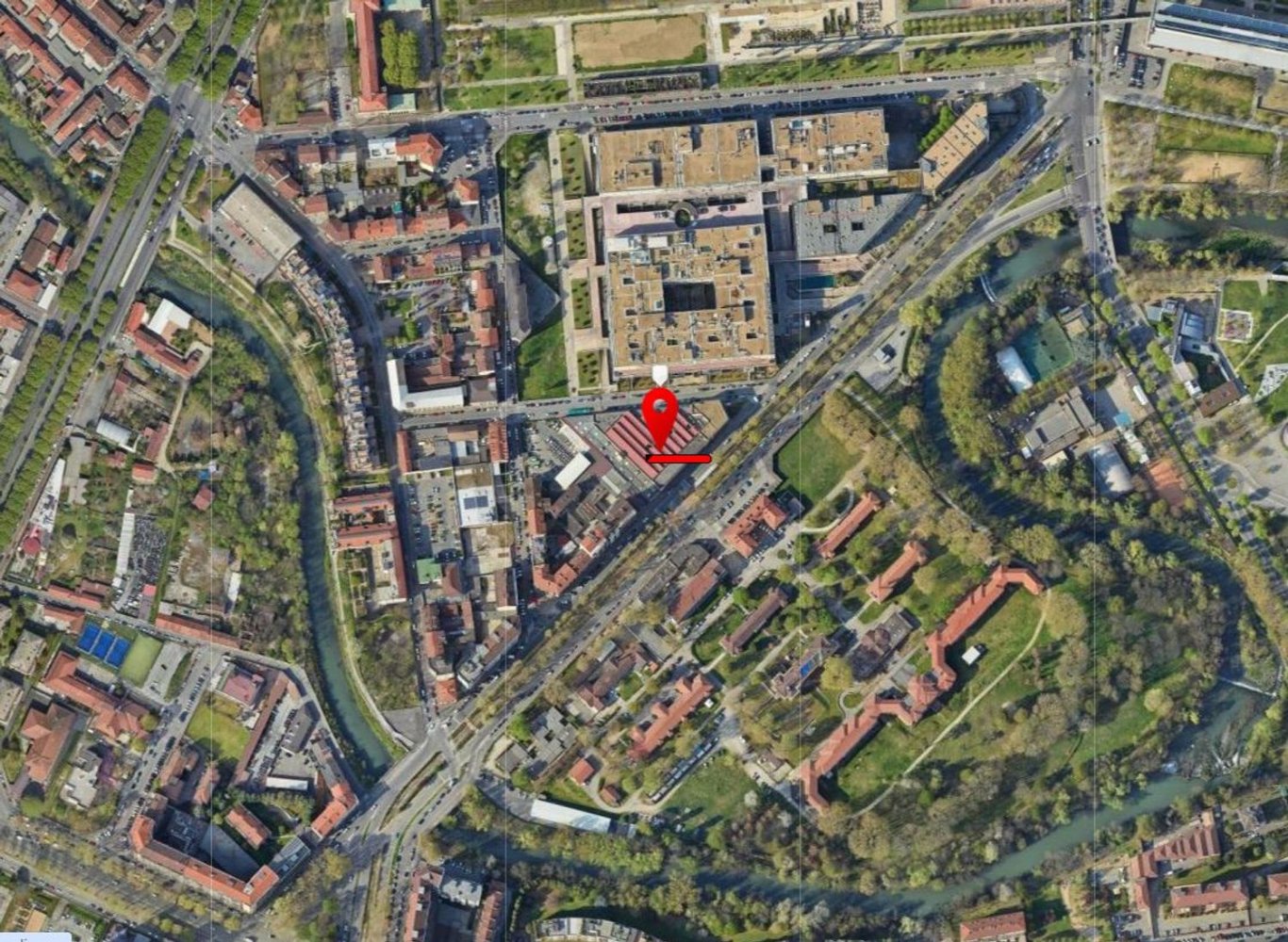 Офис 4419м² в Турин, Италия № 281179