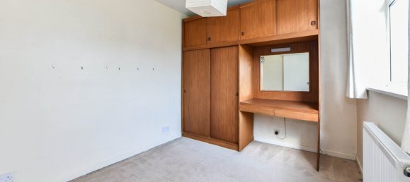 بنغالو في Oldham, United Kingdom رقم 2197 7