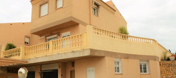 4 bedrooms Villa in La Nucia, Spain No. 4335 24