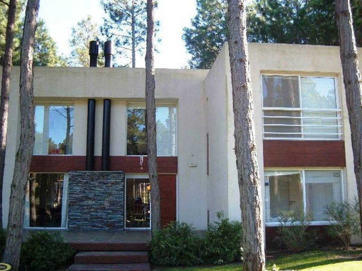 6 bedrooms House in Mar del Plata, Argentina No. 71079