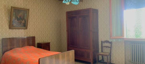 4 bedrooms House in Forlì, Italy No. 381499 18