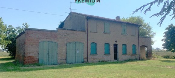 4 bedrooms House in Forlì, Italy No. 381499 3