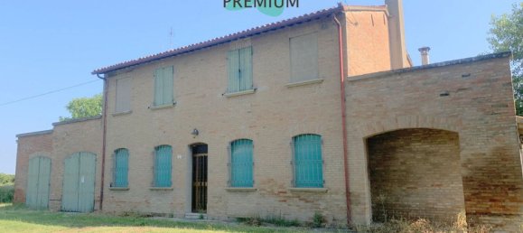 4 bedrooms House in Forlì, Italy No. 381499 4