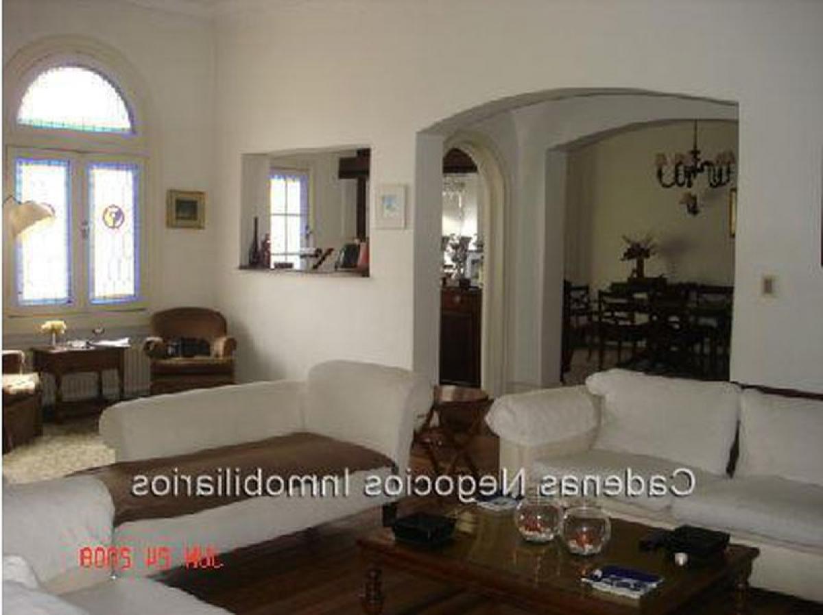 5 bedrooms House in Montevideo, Uruguay No. 1256