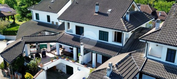 2 bedrooms Villa in Avigliana, Italy No. 378907 2