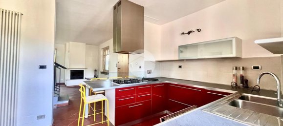 2 bedrooms Villa in Avigliana, Italy No. 378907 4