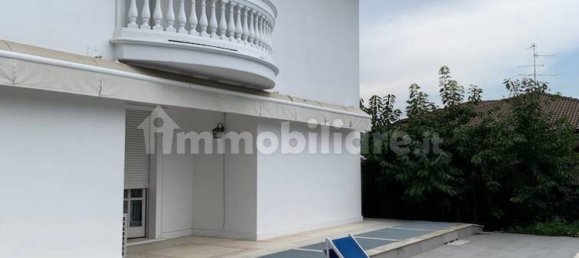 Villa de 20 dormitorios en Lainate, Italy No. 85443 48