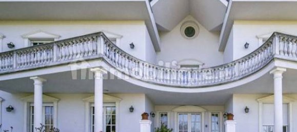 Villa de 20 dormitorios en Lainate, Italy No. 85443 4