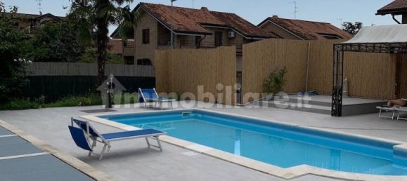 Villa de 20 dormitorios en Lainate, Italy No. 85443 15