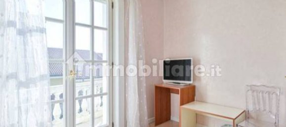 Villa de 20 dormitorios en Lainate, Italy No. 85443 35