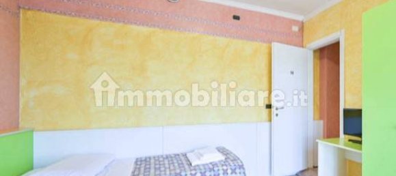 Villa de 20 dormitorios en Lainate, Italy No. 85443 40