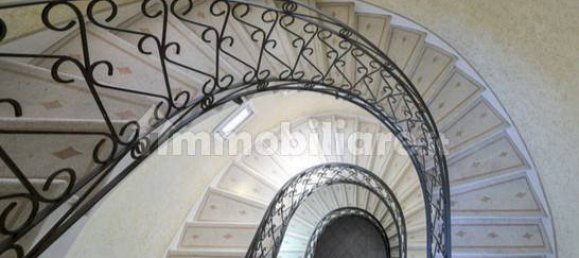 Villa de 20 dormitorios en Lainate, Italy No. 85443 27