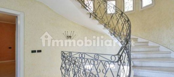 Villa de 20 dormitorios en Lainate, Italy No. 85443 33