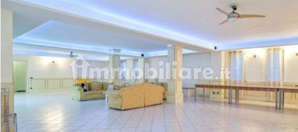 Villa de 20 dormitorios en Lainate, Italy No. 85443 23